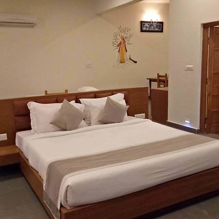 Palm Valley Svasti Resort Nāi Екстериор снимка